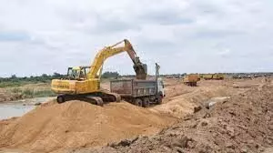 भंडारा के समीपस्थ तुमसर के कोष्टी नदी तट से हो रही धड़ल्ले से रेत चोरी भंडारा के समीपस्थ तुमसर के कोष्टी नदी तट से हो रही धड़ल्ले से रेत चोरी