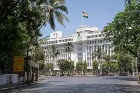 मुख्यमंत्री कार्यालय से रखी जा रही है मंत्रियों के निजी सचिव और ओएसडी पर नजर मुख्यमंत्री कार्यालय से रखी जा रही है मंत्रियों के निजी सचिव और ओएसडी पर नजर
