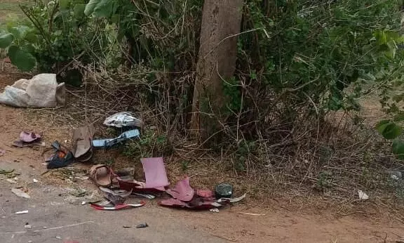 चित्रकूट मार्ग पर दर्दनाक हादसा, दो मोटरसाइकिलों की टक्कर में एक की मौत चार घायल चित्रकूट मार्ग पर दर्दनाक हादसा, दो मोटरसाइकिलों की टक्कर में एक की मौत चार घायल