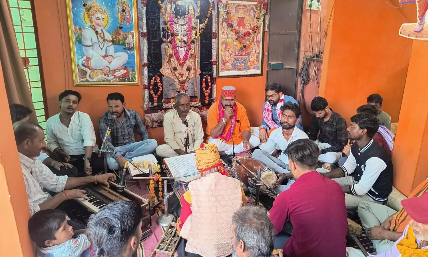 श्रीराम नाम संकीर्तन का हुआ विश्राम, भंडारे में वितरित किया गया प्रसाद श्रीराम नाम संकीर्तन का हुआ विश्राम, भंडारे में वितरित किया गया प्रसाद