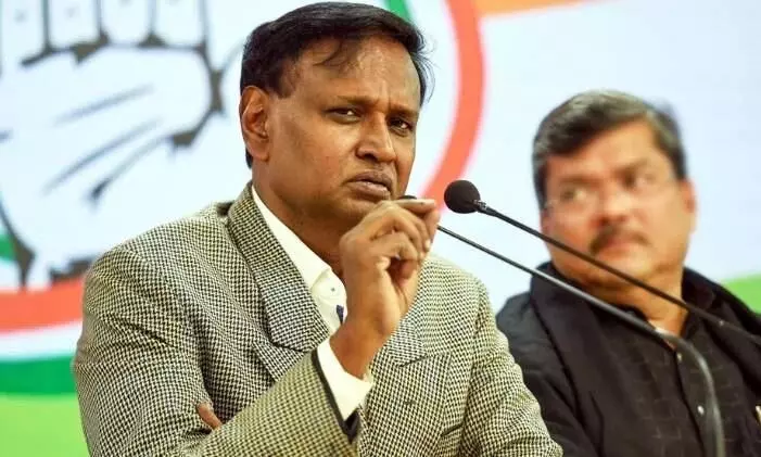 यह उनका अपना व्यक्तिगत दर्द और अनुभव.., सलमान खुर्शीद के क्या देशभक्त होना इतना मुश्किल है वाले बयान पर बोले उदित राज यह उनका अपना व्यक्तिगत दर्द और अनुभव.., सलमान खुर्शीद के क्या देशभक्त होना इतना मुश्किल है वाले बयान पर बोले उदित राज