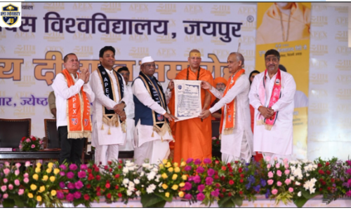 एपेक्स यूनिवर्सिटी का तीसरा दीक्षांत समारोह - माननीय राज्यपाल ने टॉपर्स को स्वर्ण पदक से नवाज़ा