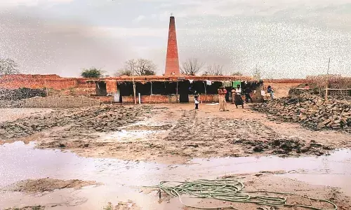 बेमौसम बारिश से ईंट भट्ठा उद्योग को तगड़ा झटका, मूल्य में भी हुई वृद्धि