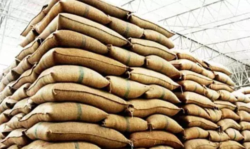 घोषणा के बाद भी धान उत्पादकों के खातों में जमा नहीं हुआ बोनस