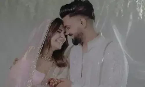 पवित्र बंधन में बंधी एक्ट्रेस हिना खान, बॉयफ्रेंड रॉकी जायसवाल के साथ की शादी, सोशल मीडिया पर फोटोज शेयर कर लिखा - हमने मिलकर प्यार का यूनिवर्स बनाया...