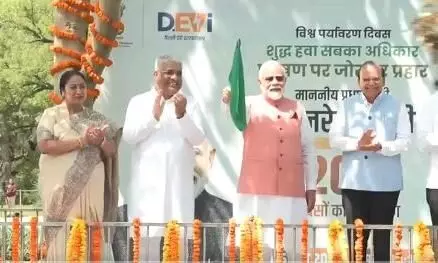पीएम मोदी ने दिल्ली सरकार की सतत परिवहन पहल के तहत 200 इलेक्ट्रिक बसों को हरी झंडी दिखाई पीएम मोदी ने दिल्ली सरकार की सतत परिवहन पहल के तहत 200 इलेक्ट्रिक बसों को हरी झंडी दिखाई
