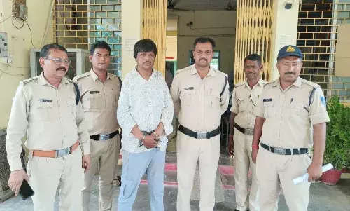 जाली आधार कार्ड का इस्तेमाल कर लॉज और होटल में रुका था आरोपी