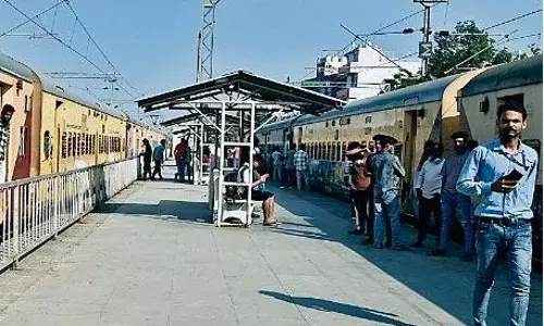 दानापुर-पुणे एक्सप्रेस का ब्रेक प्रेशर फेल सुधार कार्य के बाद तीन घंटे देरी से पहुंची ट्रेन