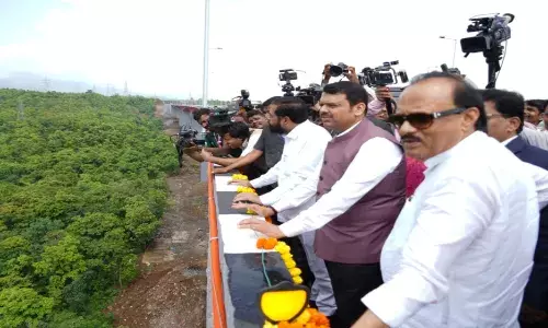 मुख्यमंत्री फडणवीस ने कहा - समृद्धी महामार्ग राज्य की समृद्धी का कॉरिडॉर होगा साबित