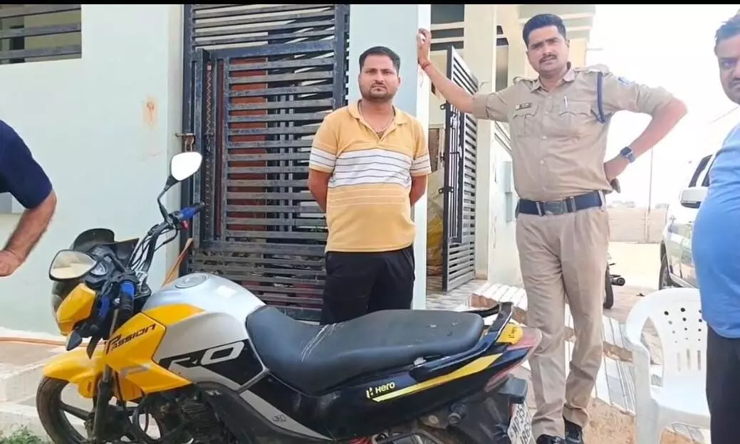 घर में चोरी के लिए घुसेे बदमाशों ने किया हमला, परिवार के दो सदस्य घायल घर में चोरी के लिए घुसेे बदमाशों ने किया हमला, परिवार के दो सदस्य घायल