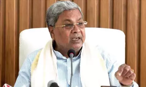 एम चिन्नास्वामी स्टेडियम भगदड़ केस में कर्नाटक की सिद्धारमैया सरकार का बड़ा एक्शन, कर्मचारियों पर गिरी गाज