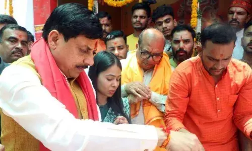 मुख्यमंत्री डॉ. मोहन यादव बावड़ी उत्सव में चिंतामण गणेश मंदिर परिसर स्थित लक्ष्मण बावड़ी से सम्मिलित हुए, एक पेड़ मां के नाम अभियान में चिंतामण गणेश मंदिर परिसर में सिंदूर के पौधे का रोपण किया