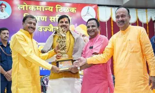 गुरू ही जीवन की दिशा तय करते हैं- मुख्यमंत्री डॉ. मोहन यादव, सीएम लोकमान्य तिलक शिक्षण समिति के अभिनंदन समारोह में हुए शामिल