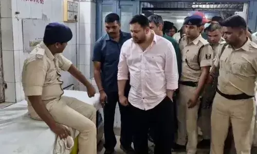 बाल-बाल बचे तेजस्वी यादव, काफिले में ट्रक ने मारी भीषण टक्कर, 3 सुरक्षाकर्मी घायल