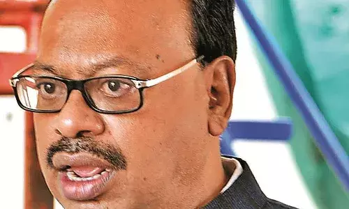 शैक्षणिक प्रमाणपत्र और प्रतिज्ञापत्र दाखिल करने के लिए स्टाम्प पेपर मांगना गैर कानूनी - बावनकुले