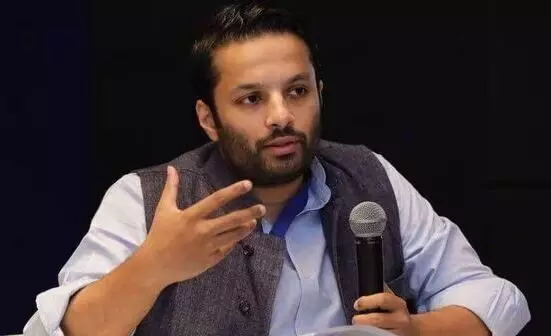 विवादित टिप्पणी या अभिव्यक्ति की आजादी, क्या है सही? प्रोफेसर अली खान महमूदाबाद को क्यों दी जा रही अनकही सजा विवादित टिप्पणी या अभिव्यक्ति की आजादी, क्या है सही? प्रोफेसर अली खान महमूदाबाद को क्यों दी जा रही अनकही सजा