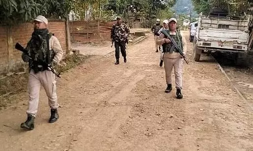 मणिपुर में फिर भड़की हिंसा, मैतेई नेताओं की गिरफ्तारी के बाद तनाव, 10 दिन बंद का ऐलान, इम्फाल में सड़कें जाम, इंटरनेट बंद मणिपुर में फिर भड़की हिंसा, मैतेई नेताओं की गिरफ्तारी के बाद तनाव, 10 दिन बंद का ऐलान, इम्फाल में सड़कें जाम, इंटरनेट बंद