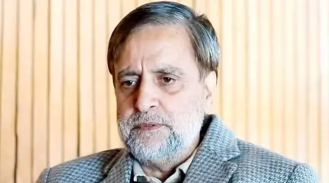 श्रीनगर-कटरा वंदे भारत ट्रेन पर CM उमर अब्दुल्ला की पार्टी के सांसद का बयान, कहा - उसको हर आदमी... श्रीनगर-कटरा वंदे भारत ट्रेन पर CM उमर अब्दुल्ला की पार्टी के सांसद का बयान, कहा - उसको हर आदमी...