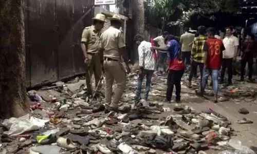 कर्नाटक बीजेपी नेताओं का सिद्धारमैया सरकार के खिलाफ विरोध प्रदर्शन, महात्मा गांधी की प्रतिमा के पास लगाए जोरदार नारे