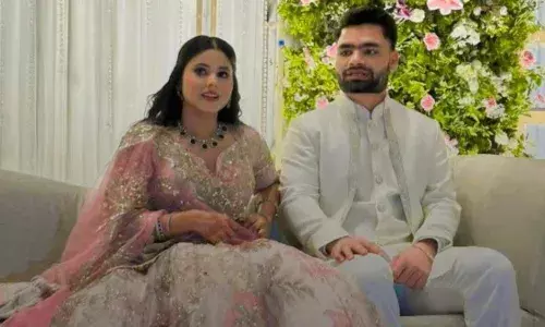 क्रिकेटर रिंकू सिंह और प्रिया सरोज की हुई सगाई, क्रिकेटर के रिंग पहनाते ही इमोशनल हुईं सपा सांसद, देखें VIDEO