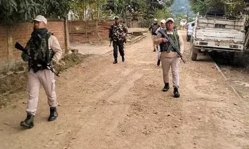 मणिपुर में फिर भड़की हिंसा, मैतेई नेताओं की गिरफ्तारी के बाद तनाव, 10 दिन बंद का ऐलान, इम्फाल में सड़कें जाम, इंटरनेट बंद