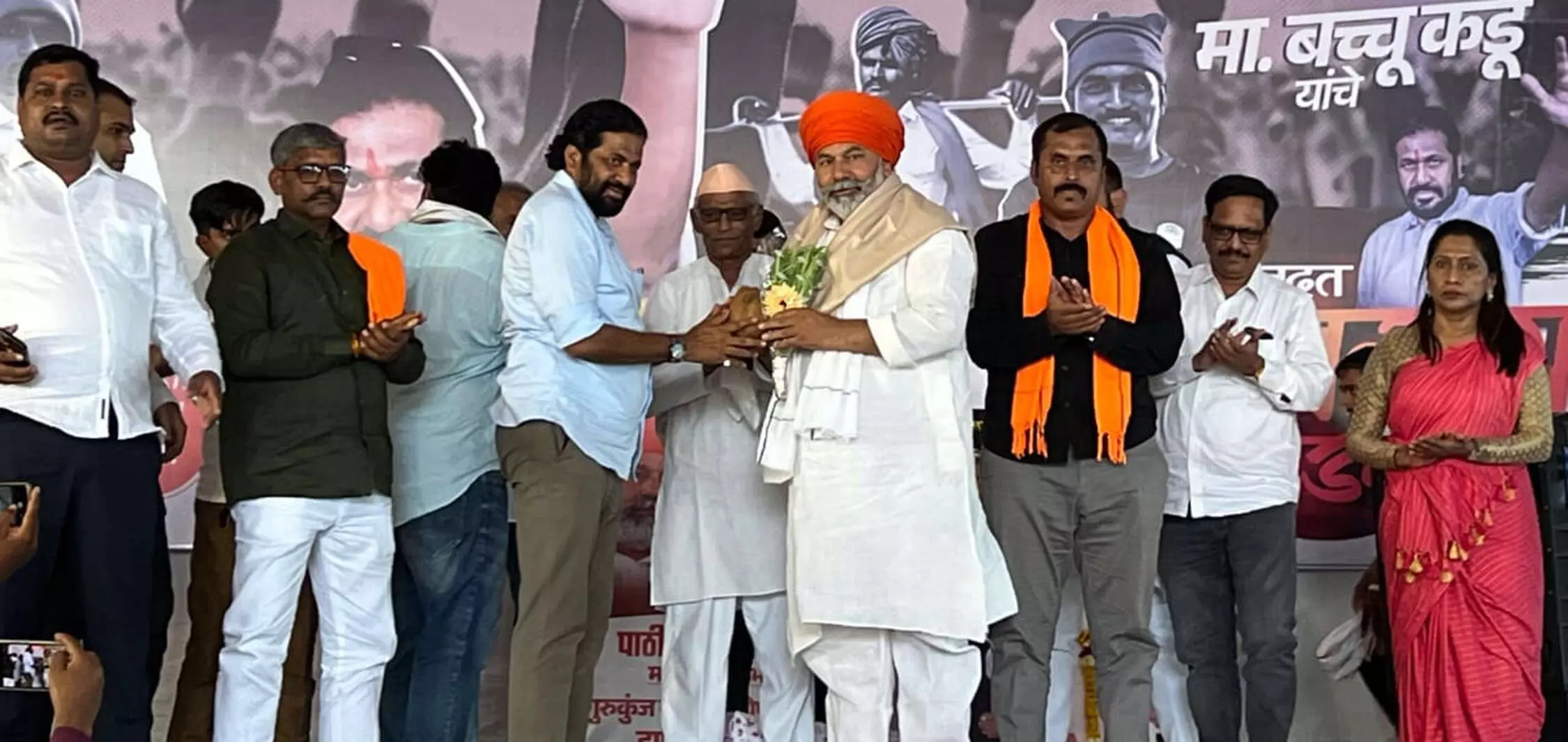 आंदोलनकारियों को राजनीतिक रूप से खत्म करने पर आमादा है सरकार : टिकैत आंदोलनकारियों को राजनीतिक रूप से खत्म करने पर आमादा है सरकार : टिकैत