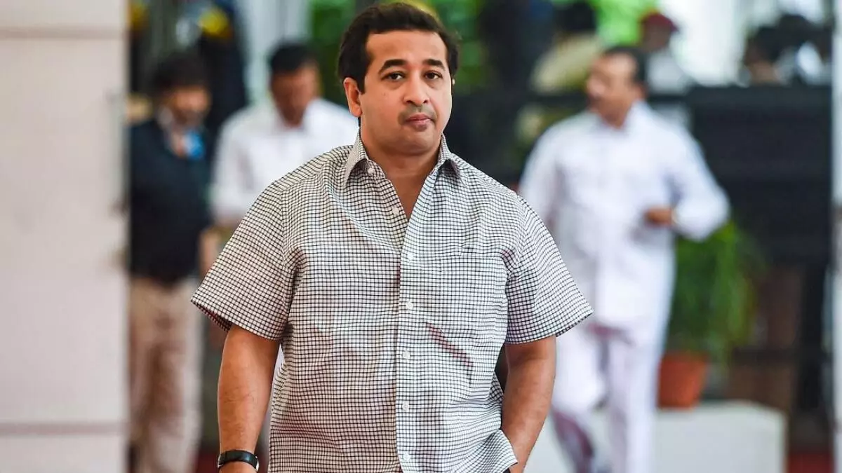 मंत्रिमंडल की बैठक में नितेश राणे के बाप वाले बयान पर शिंदे के मंत्रियों ने जताई नाराजगी मंत्रिमंडल की बैठक में नितेश राणे के बाप वाले बयान पर शिंदे के मंत्रियों ने जताई नाराजगी