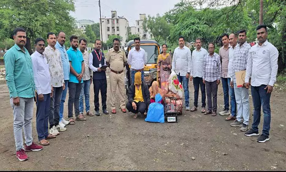 11 किलो गांजे के साथ 3 गिरफ्तार, बस स्टैंड क्षेत्र में पुलिस की कार्रवाई 11 किलो गांजे के साथ 3 गिरफ्तार, बस स्टैंड क्षेत्र में पुलिस की कार्रवाई