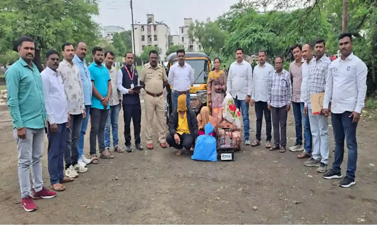 11 किलो गांजे के साथ 3 गिरफ्तार, बस स्टैंड क्षेत्र में पुलिस की कार्रवाई