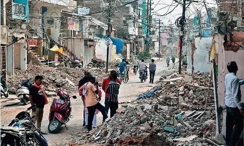 प्रयास हों तो 10 फीट और बढ़ सकती है इस सड़क की चौड़ाई