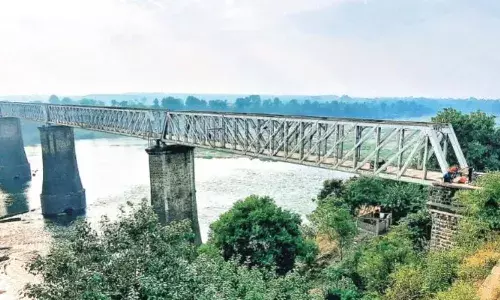 कोलकाता के हावड़ा ब्रिज से भी पहले का है जमतरा ब्रिज नीलामी के पहले ऐतिहासिक पक्ष का भी नहीं रखा ध्यान
