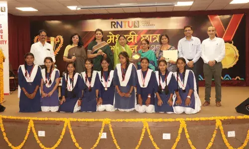 रबींद्रनाथ टैगोर यूनिवर्सिटी में मेधावी छात्र सम्मान का भव्य आयोजन संपन्न