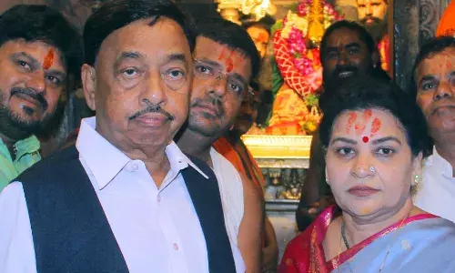 पिता नारायण राणे की पुत्र को सीख - मुख्यमंत्री किसी का पिता नहीं, वह तो सेवक है