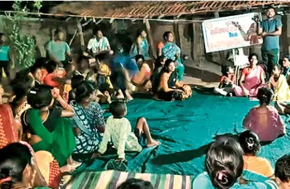 गडचिरोली के शिकारीटोला में 8 वर्ष से शराबबंदी कायम, मिसाल बना गांव गडचिरोली के शिकारीटोला में 8 वर्ष से शराबबंदी कायम, मिसाल बना गांव