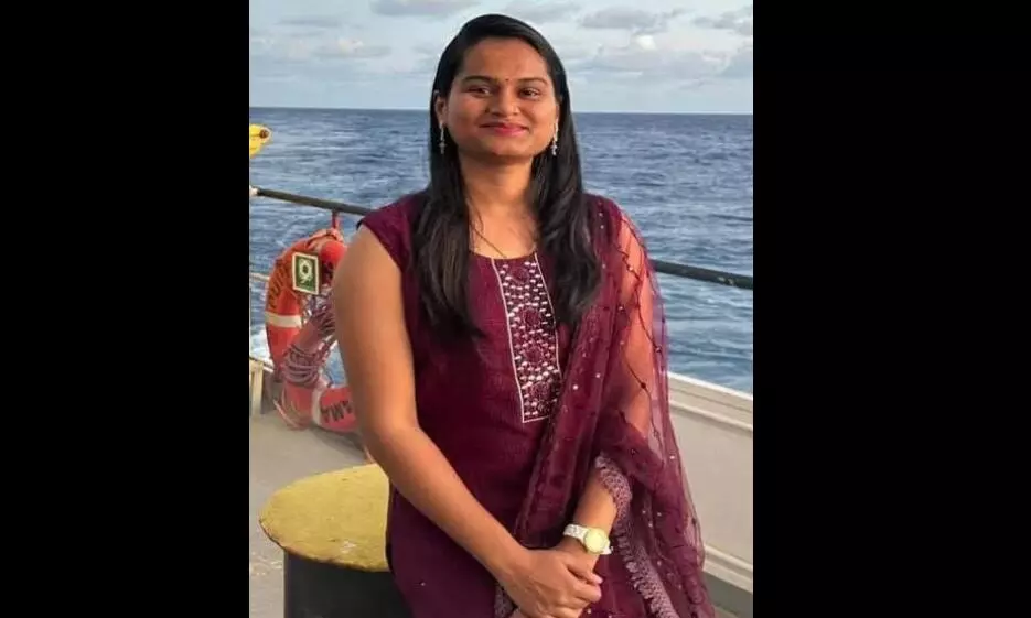 धर्मांतरण के लिए दबाव से परेशान गभर्वती ने की आत्महत्या धर्मांतरण के लिए दबाव से परेशान गभर्वती ने की आत्महत्या