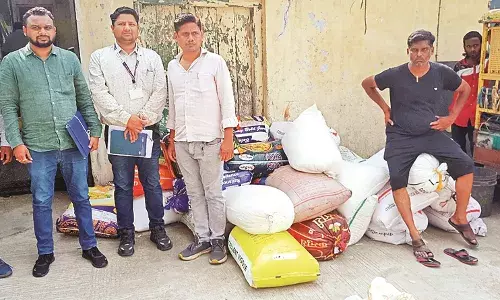 राशन के अनाज की कालाबाजारी 40 क्विंटल चावल किया जब्त, की गई कार्रवाई