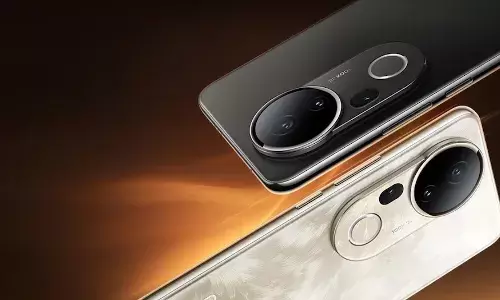 Vivo T4 Ultra भारत में मीडियाटेक डाइमेंशन 9300+ SoC और 5500mAh बैटरी के साथ लॉन्च, जानिए कीमत और स्पेसिफिकेशन