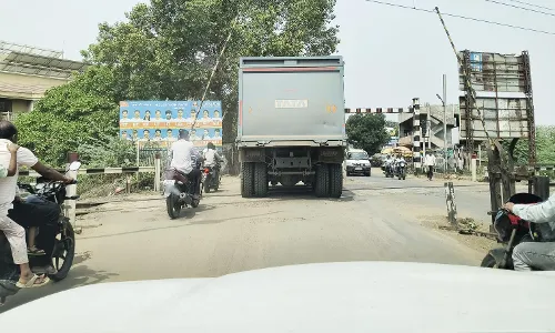 भंडारा में बिना नंबर के वाहनों से खनिज का हो रहा परिवहन