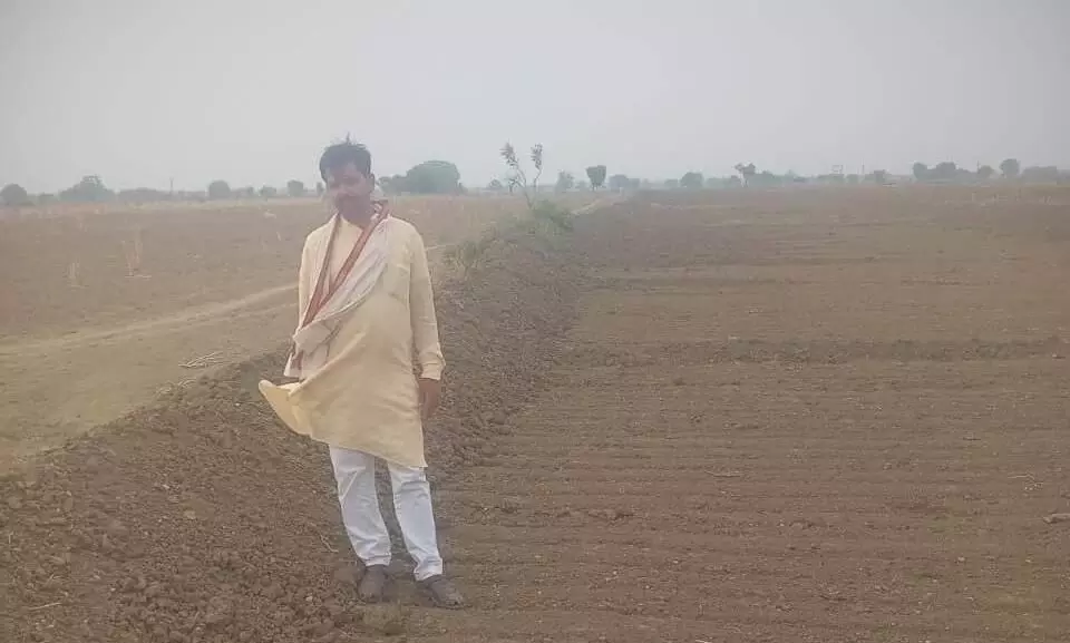 मनरेगा में धांधली, पूर्व सरपंच व सचिव पर गंभीर आरोप मनरेगा में धांधली, पूर्व सरपंच व सचिव पर गंभीर आरोप