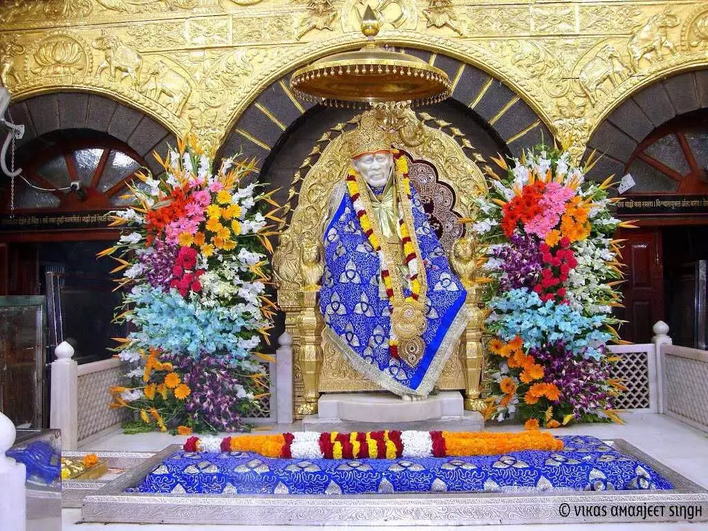 साई मंदिर में अब फूल चढ़ा सकेंगे भक्त, देशभर में हाई अलर्ट के दौरान लगी थी रोक साई मंदिर में अब फूल चढ़ा सकेंगे भक्त, देशभर में हाई अलर्ट के दौरान लगी थी रोक