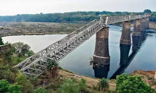 मात्र 2.95 करोड़ रुपए में नीलाम कर दिया हेरिटेज ब्रिज