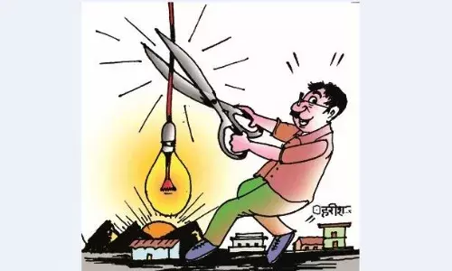सिटी के कई क्षेत्रों में ट्रिपिंग भीषण गर्मी में उबल रहे लोग