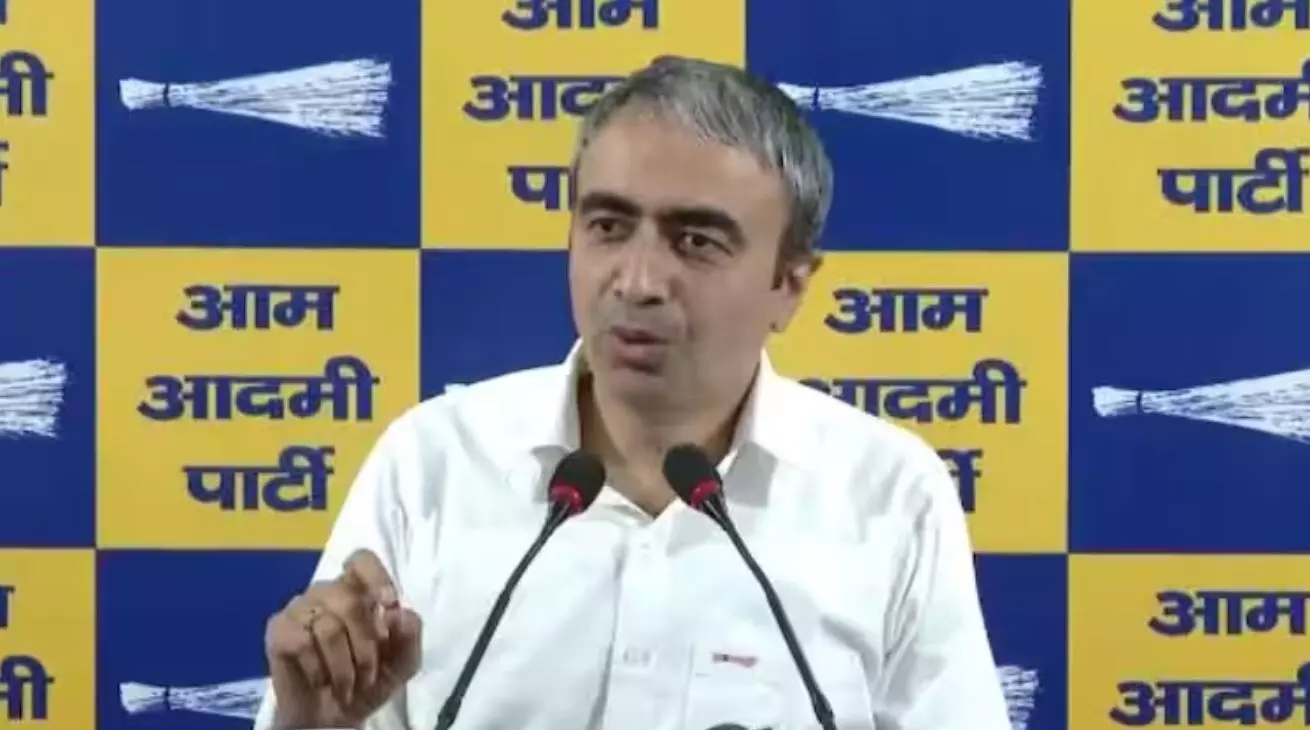 दिल्ली विधानसभा चुनाव को लेकर AAP का बड़ा दावा, चुनाव के परिणाम में बीजेपी-कांग्रेस की तिकड़म का लगाया आरोप दिल्ली विधानसभा चुनाव को लेकर AAP का बड़ा दावा, चुनाव के परिणाम में बीजेपी-कांग्रेस की तिकड़म का लगाया आरोप