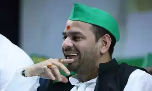 श्री काशी विश्वनाथ धाम में रील पर विवाद, तेज प्रताप यादव के वीडियो पर प्रशासन सख्त, जांच शुरू