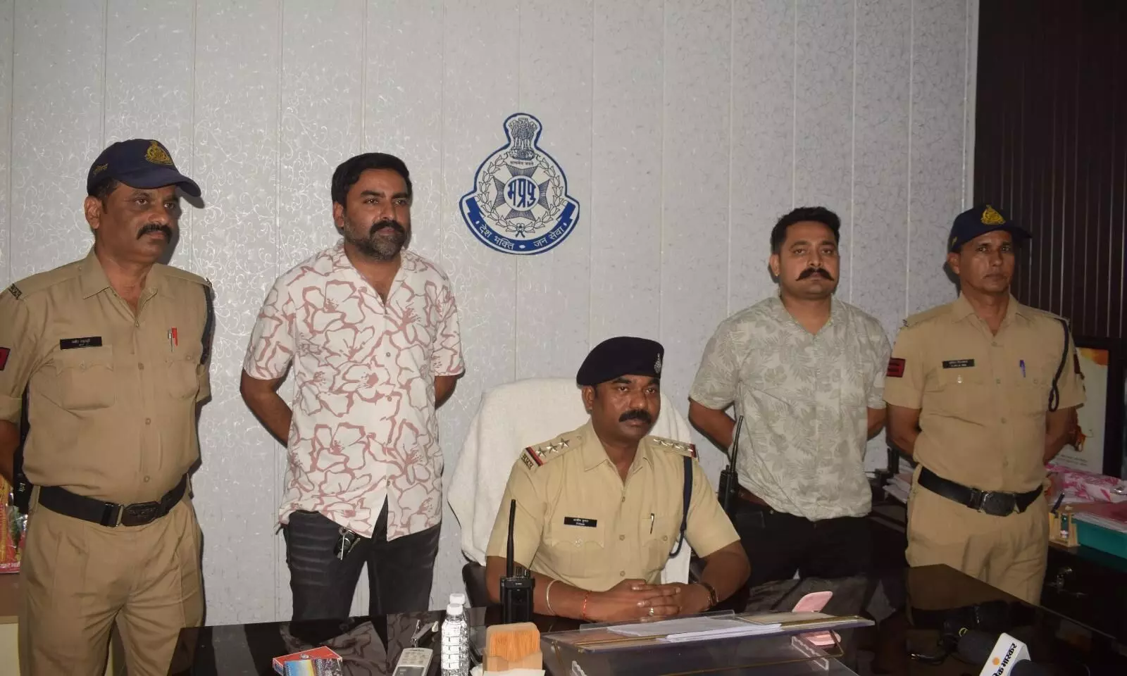 पुलिस के हत्थे चढ़े मंदिरों में चोरी करने वाले आरोपी पुलिस के हत्थे चढ़े मंदिरों में चोरी करने वाले आरोपी