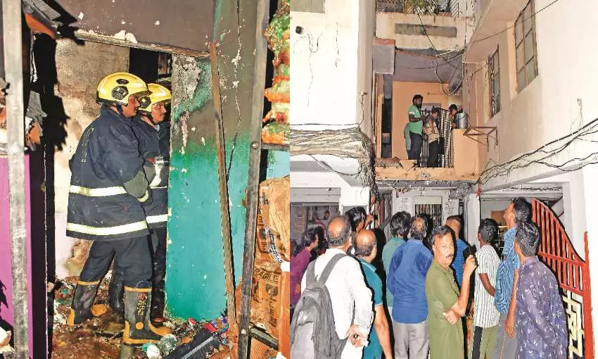 जय कमल कॉम्प्लेक्स में भीषण आग लगने से 2 की मौत, बारूद के गोदाम में धमाका जय कमल कॉम्प्लेक्स में भीषण आग लगने से 2 की मौत, बारूद के गोदाम में धमाका