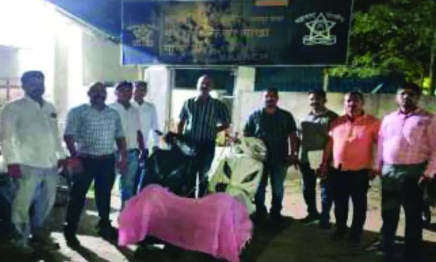 पुलिस की बड़ी कार्रवाई में घातक हथियारों के साथ तीन आरोपी गिरफ्तार पुलिस की बड़ी कार्रवाई में घातक हथियारों के साथ तीन आरोपी गिरफ्तार