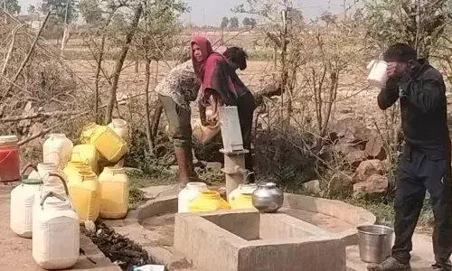 ग्राम पंचायत इटवां के किटहा सारंगपुर में पानी की समस्या को लेकर ग्रामीण परेशान
