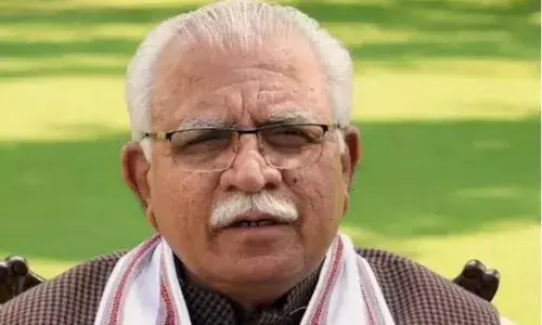 केंद्रीय आवास एवं शहरी मामलों के मंत्री खट्टर सरोजिनी नगर में भवन एवं निर्माण मंत्रालय द्वारा निर्मित सरकारी क्वार्टरों का किया निरीक्षण