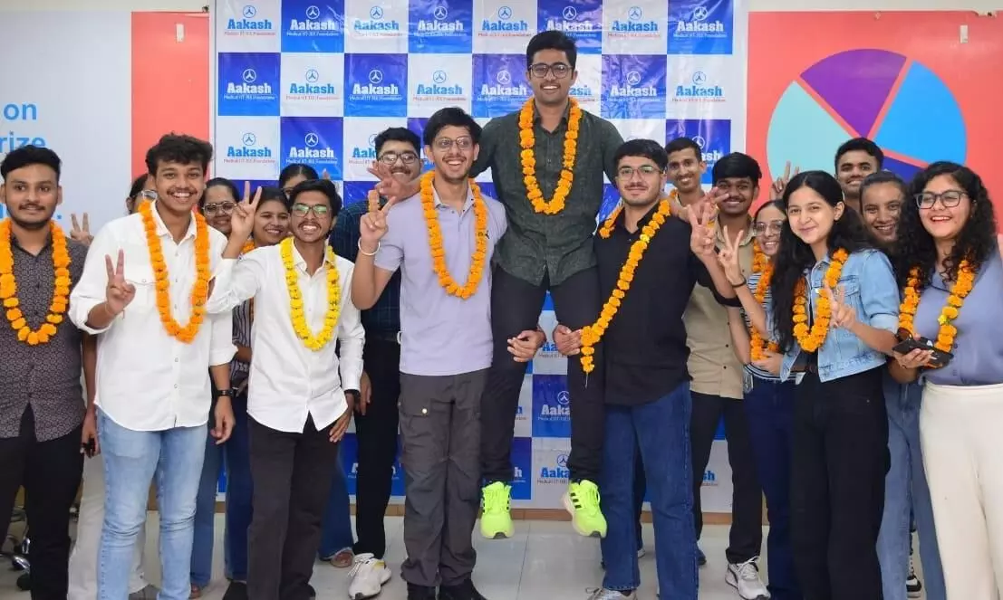जबलपुर के आकाश एजुकेशनल सर्विसेज लिमिटेड (एईएसएल ) के ओम सिद्धार्थ जायसवाल ने प्राप्त की ऑल इंडिया रैंक 295 जबलपुर के आकाश एजुकेशनल सर्विसेज लिमिटेड (एईएसएल ) के ओम सिद्धार्थ जायसवाल ने प्राप्त की ऑल इंडिया रैंक 295